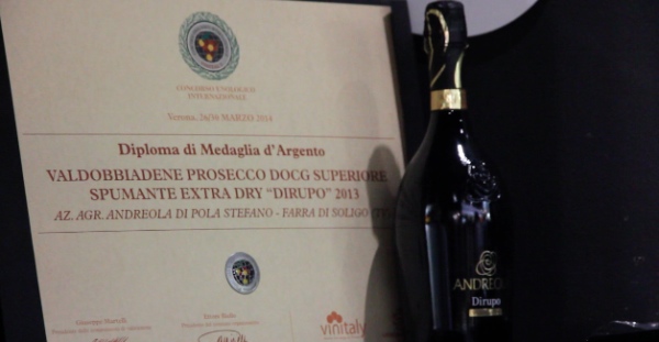 Medaglia d'Argento al "Dirupo" Valdobbiadene Prosecco Docg Superiore Spumante Extra Dry 2013 - Andreola.  Foto Matteo Menapace