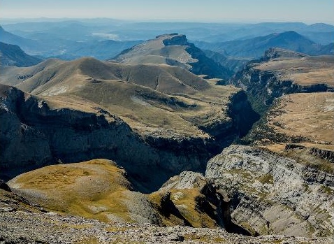 Pirenei, da mare a mare. Immagine tratta da locandina "Immaginando 2014"