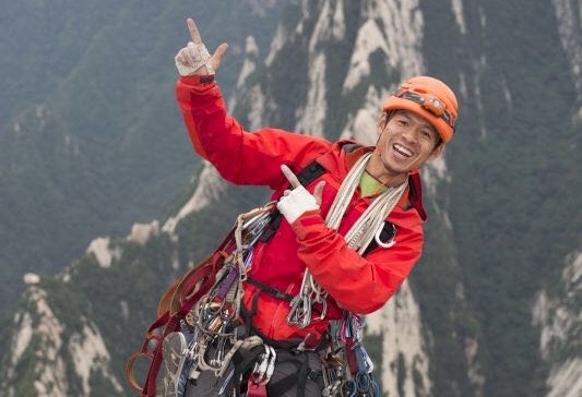 Climb like you are dying. Chuan in cima. Foto: Rocher Wang/Arc'Teryx