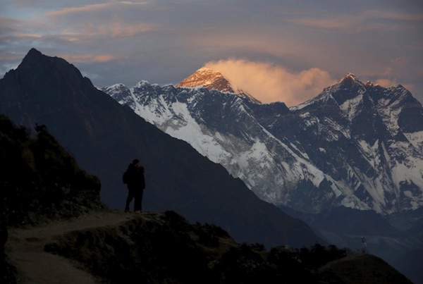 Everest. Foto: Navesh Chitrakar/Reuters. Fonte: washingtonpost.com