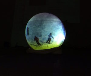 Immagine mostra multimediale "Luna, Montagna, Terra". Fonte: press evento