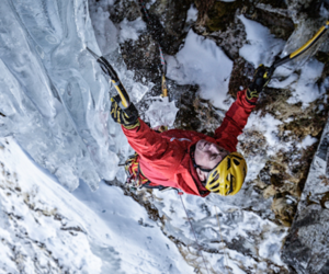 Thomas Bubendorfer: First ascent „Fahrenheit“, Weisssee glacier, Austria, 2015. Foto: Günther Göberl. Fonte: bubendorfer.com