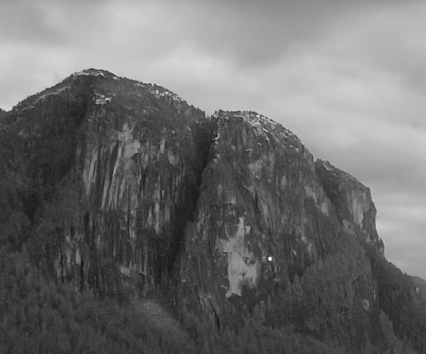 Another landslide on The Chief in Squamish (Canada) |  MountainBlogMountainBlog