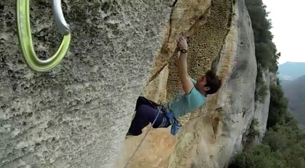 Frame. Stefano Ghisolfi su "Dingo", ultimo movimento. Fonte: pagina Instagram Ghisolfi