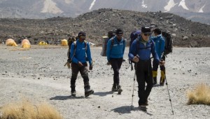 Carlos Soria e il suo team al rientro al CB dell'Annapurna. Fonte: Desnivel