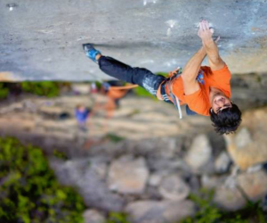 Jon Cardwell su "Biographie" 9a+, Francia. Foto: Keith Ladzinski