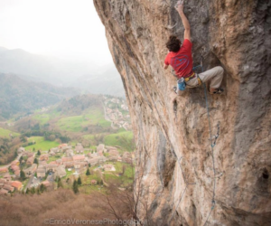 Silvio Reffo su "Goldrake" (9a+), Cornalba. Foto: Enrico Veronese. Fonte: Instagram