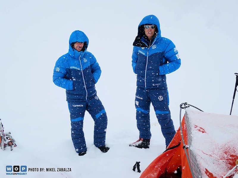 Spedizione WOPeak 2016: Vallejo e Zabalza al C1 del Gasherbrum II. Foto: Mikel Zabalza. Fonte: pagina facebook spedizione