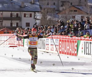 Sci di Fondo. Eric Frenzel all'arrivo il 15 gennaio 2017. Foto: Fiemme FIS Nordic Combined WC.